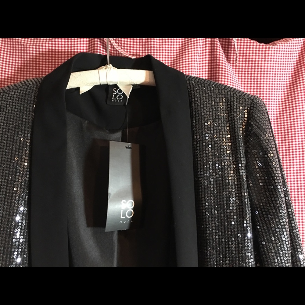 Tuxedo style blazer. SOLO moda, size 6